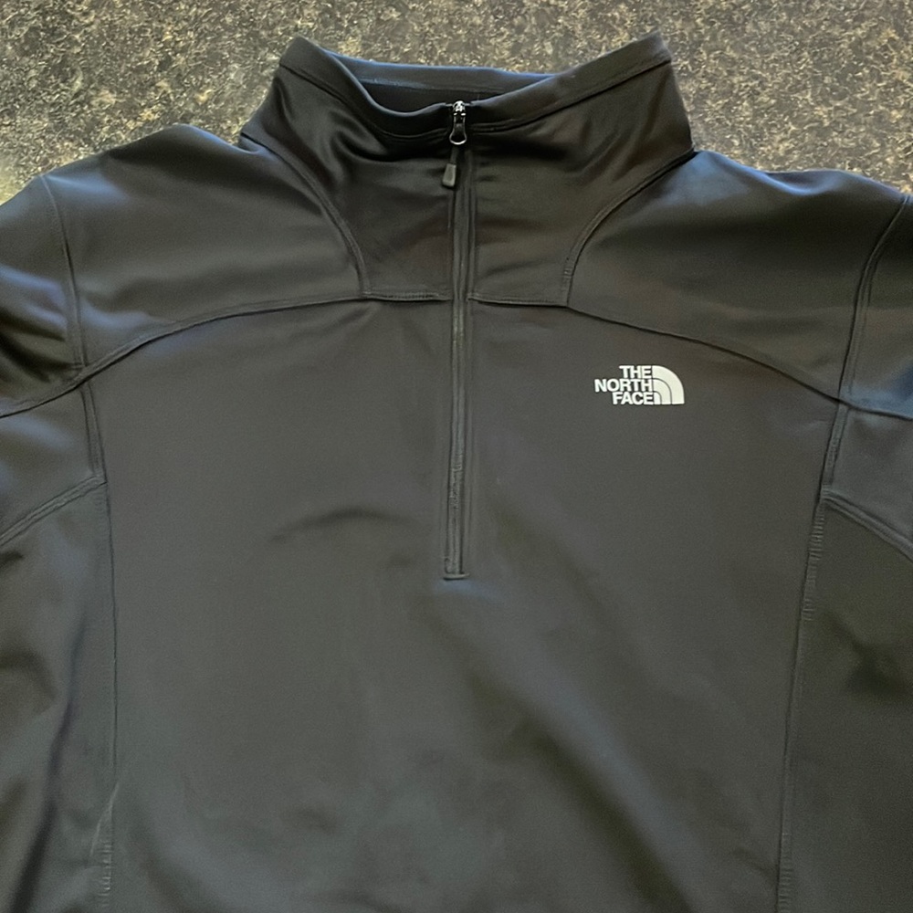 Mens.  The North Face 1/4 quarter zip. Large.